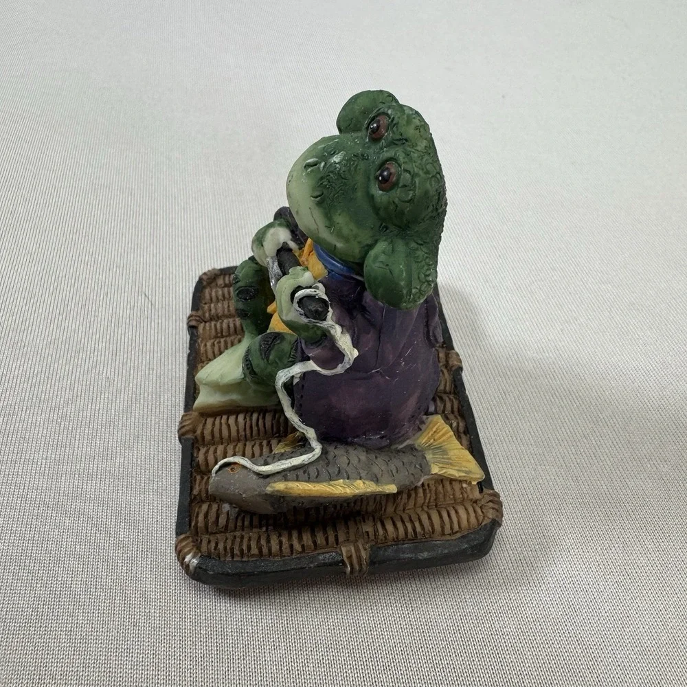 Fishing Frog Figurine Basket Top Only -‎ Has A Fish